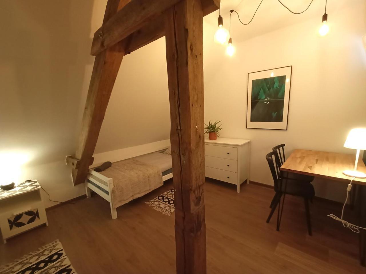 Lemuria Pokoje Hostel Chojnowska A Легница Екстериор снимка