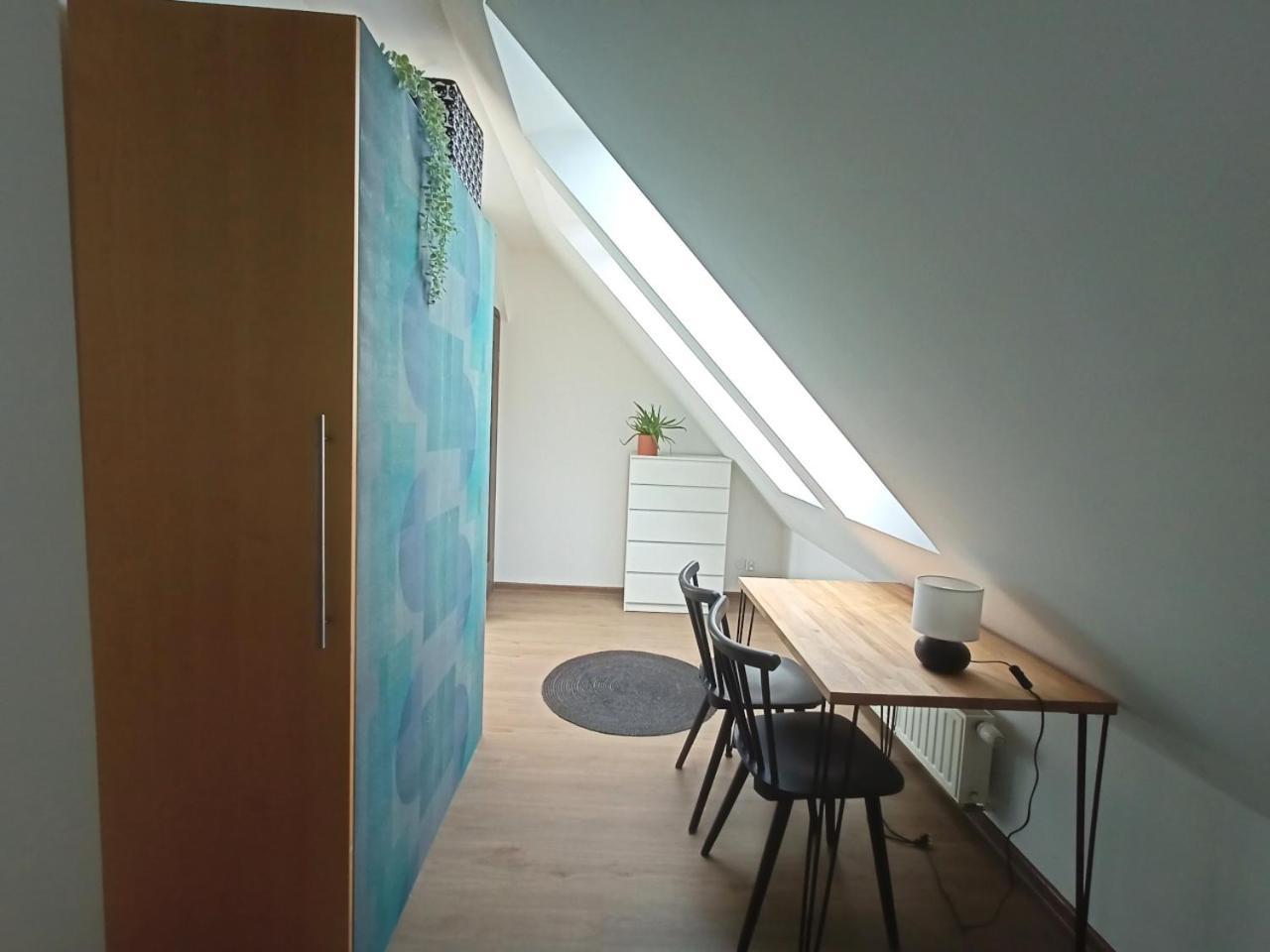 Lemuria Pokoje Hostel Chojnowska A Легница Екстериор снимка