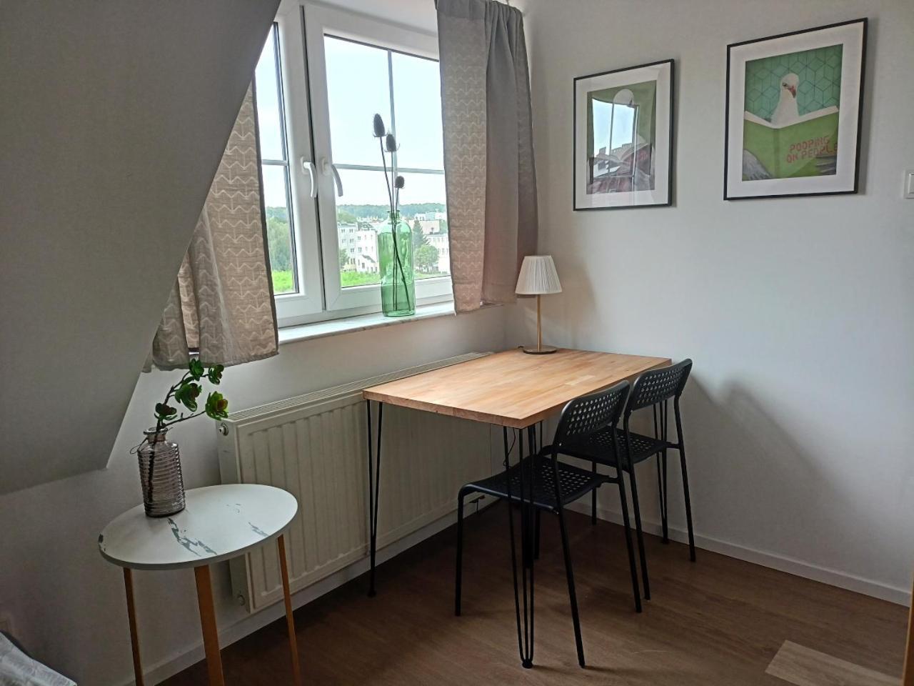 Lemuria Pokoje Hostel Chojnowska A Легница Екстериор снимка