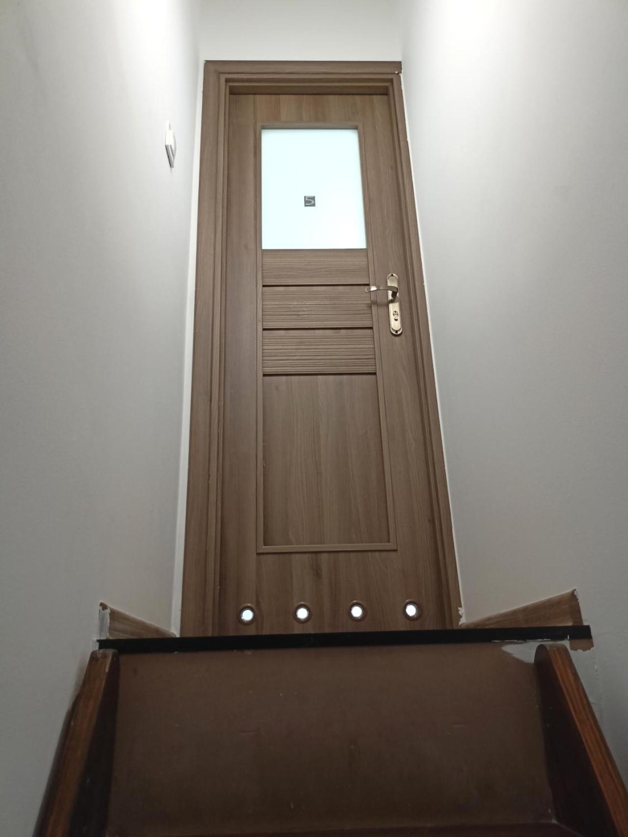 Lemuria Pokoje Hostel Chojnowska A Легница Екстериор снимка