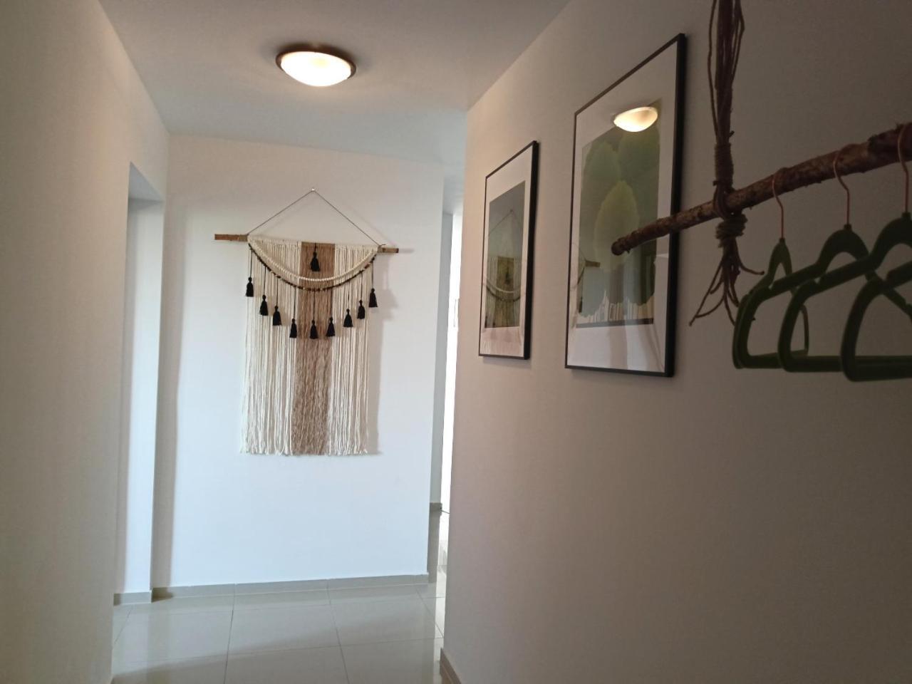 Lemuria Pokoje Hostel Chojnowska A Легница Екстериор снимка